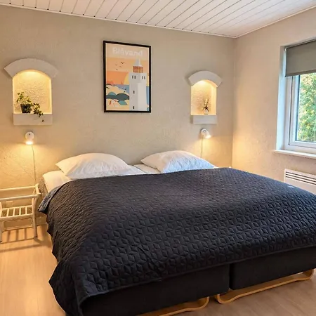 12 Person In * Oksbøl